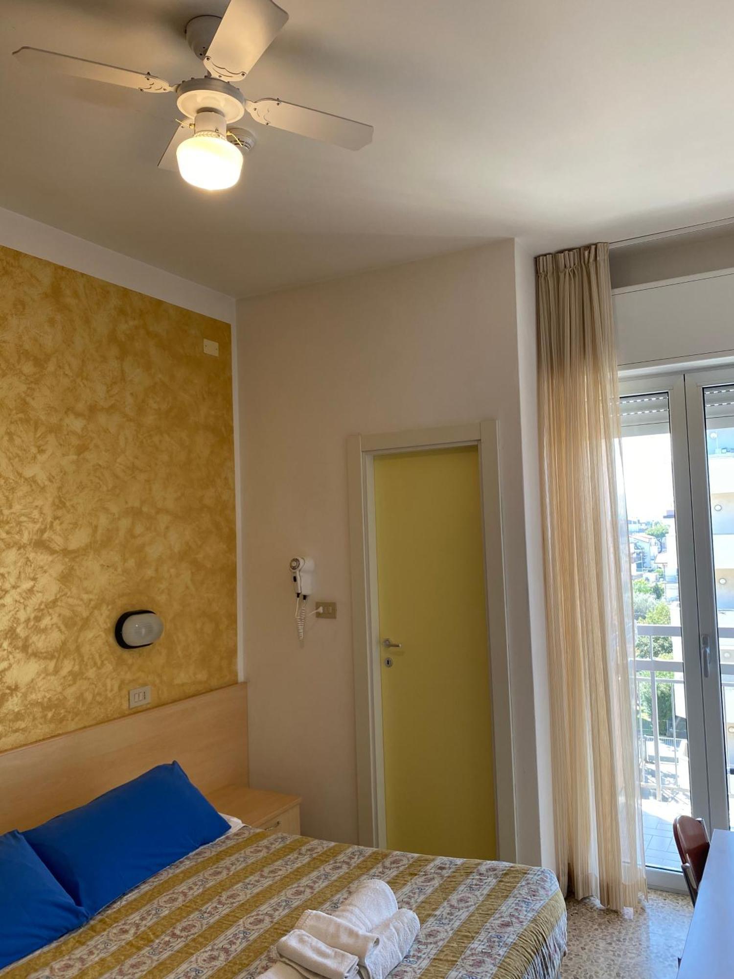 Hotel Loretta ريميني المظهر الخارجي الصورة