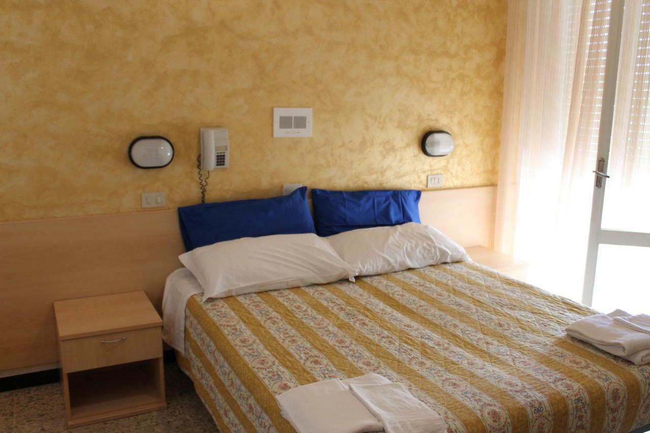 Hotel Loretta ريميني المظهر الخارجي الصورة