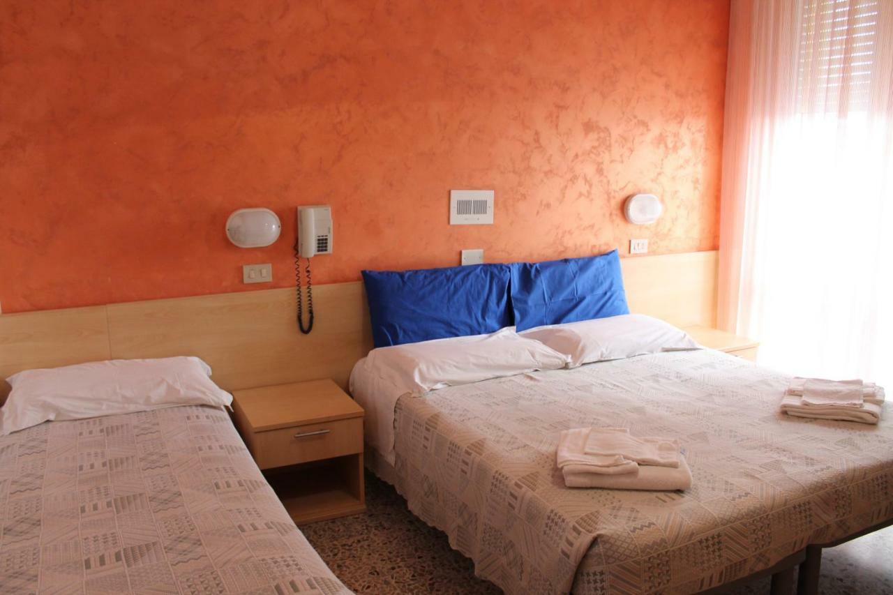 Hotel Loretta ريميني المظهر الخارجي الصورة