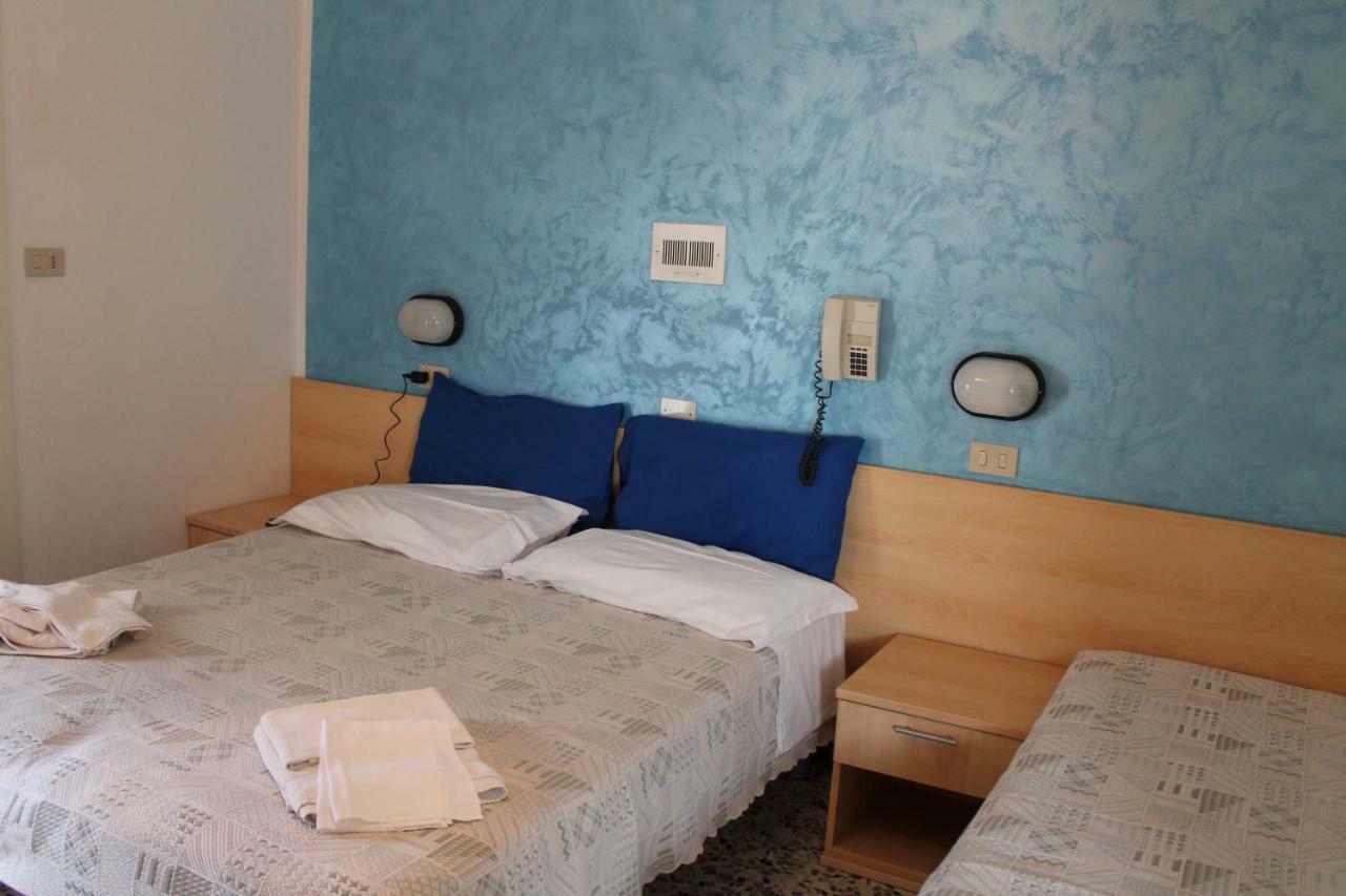 Hotel Loretta ريميني المظهر الخارجي الصورة